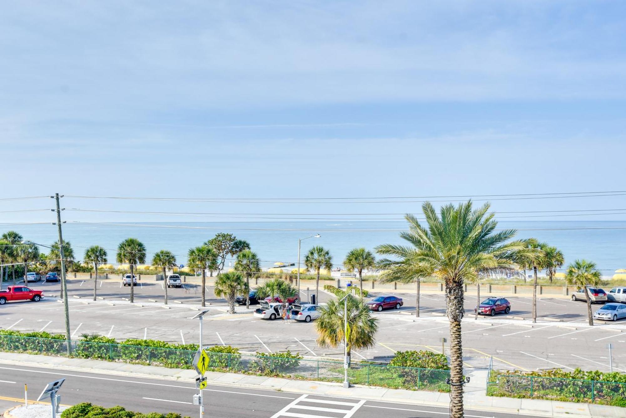 Coastal Condo With Balcony Walk To Madeira Beach! St. Pete Beach Exterior photo