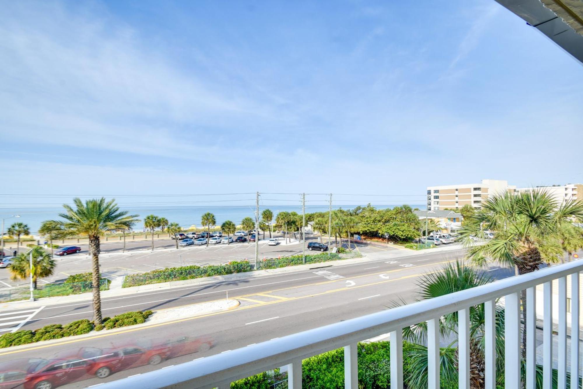 Coastal Condo With Balcony Walk To Madeira Beach! St. Pete Beach Exterior photo